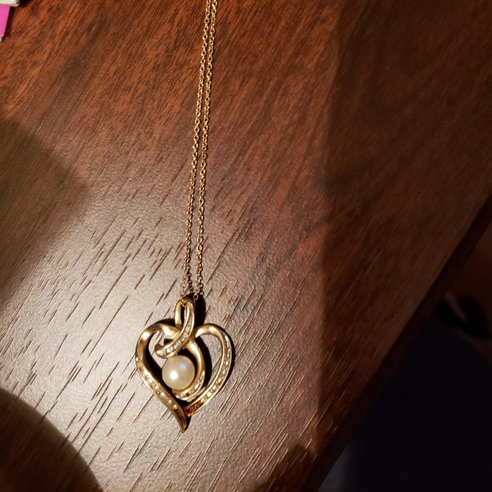 10k Gold Pearl & Diamond Heart Pendant/Chain
